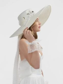 Poirier BB-002 Broche Ivory -Poirier Trouwjurk poirier bb 002 ivory broche 3