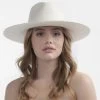 Poirier HT-301-Off White Hoed -Poirier Trouwjurk poirier ht 301 off white hat 1